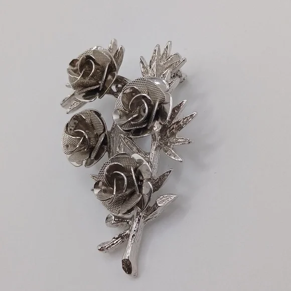 Silver tone Rose Bouquet Brooch - Picture 2 of 5